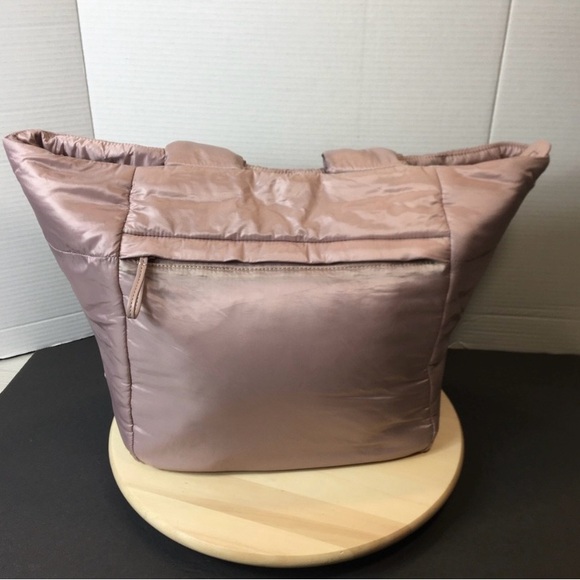 The Caraa Cumulus Cloud Large Tote Bag Light Pink - Picture 4 of 16